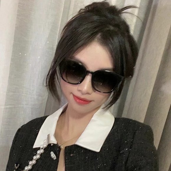 Gucci GG1122SA 001 Black/Grey Gradient Oversize Square Unisex Sunglasses - Picture 1 of 4